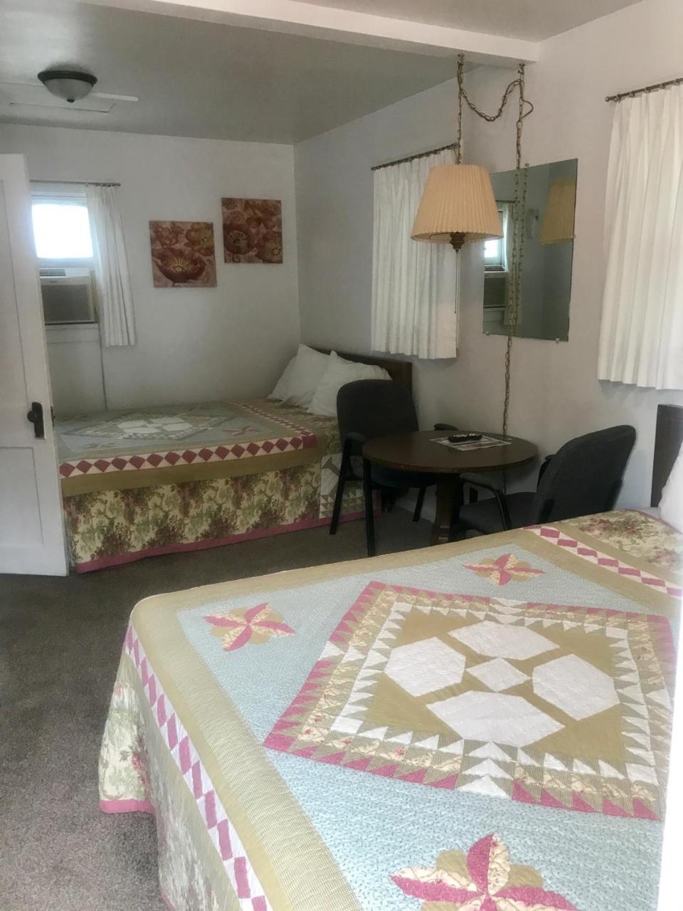 Chalet Motel Custer Bagian luar foto