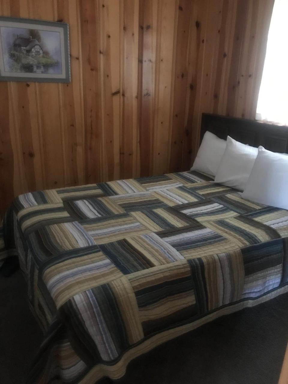 Chalet Motel Custer Bagian luar foto