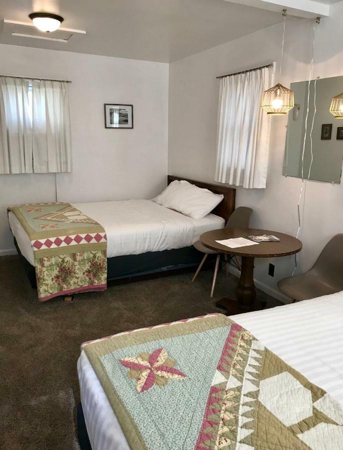 Chalet Motel Custer Bagian luar foto
