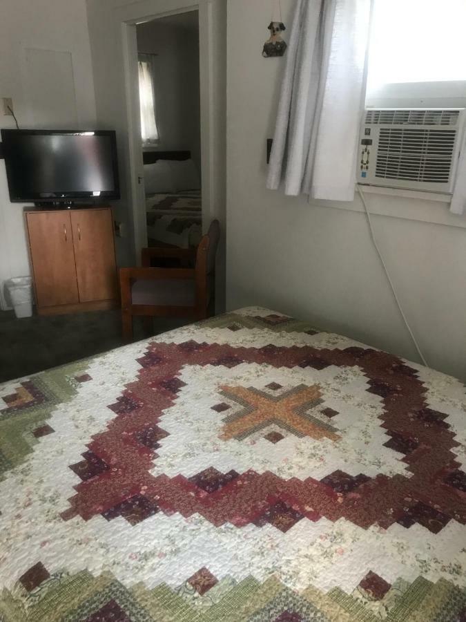 Chalet Motel Custer Bagian luar foto