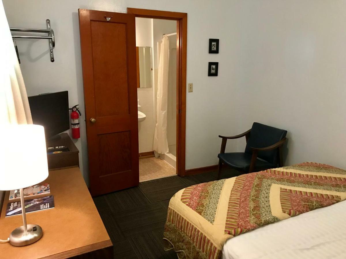 Chalet Motel Custer Bagian luar foto