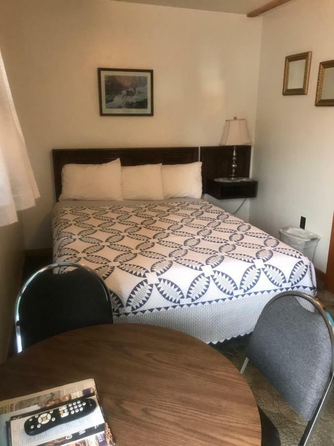 Chalet Motel Custer Bagian luar foto